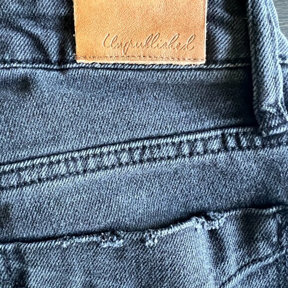 🖤 Unpublished 🖤 Distressed Janet Flare Jean- Black 25 EUC - Picture 6 of 7